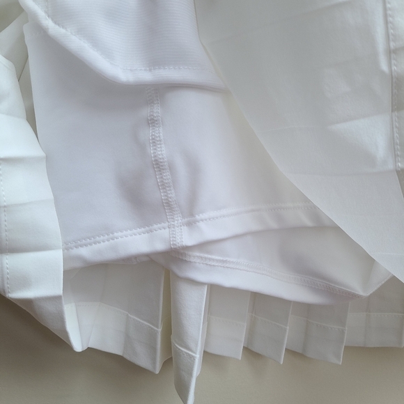 Slazenger Tech Pleat Skort in White with Black Waistband, Size XL - Picture 9 of 13